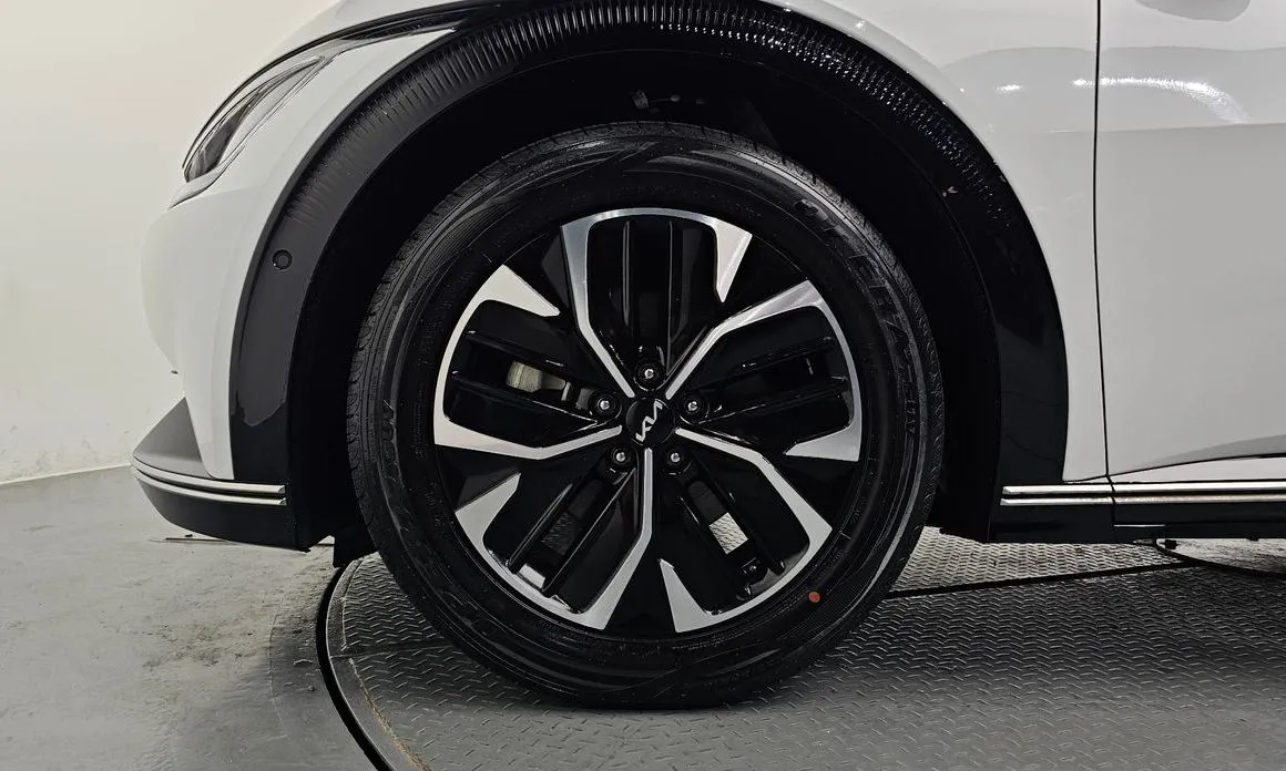 Kia EV6 — фото 7