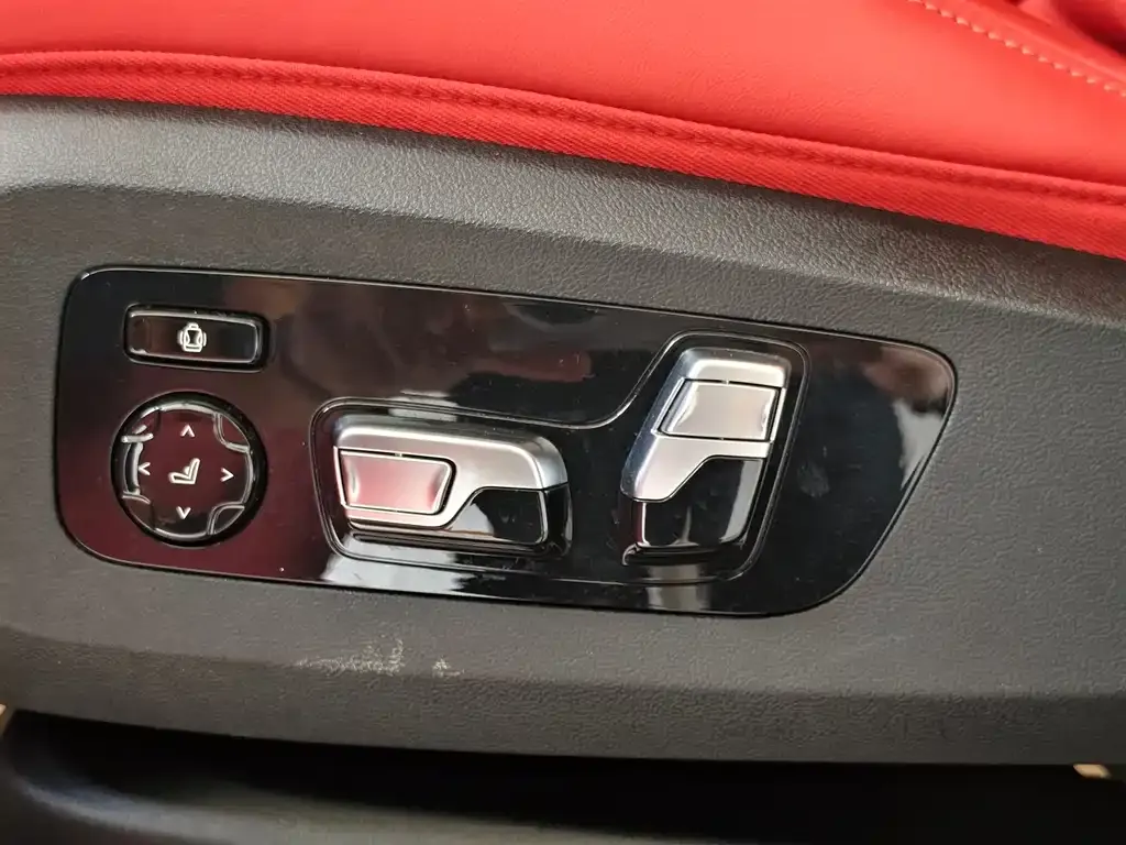BMW XM — фото 3