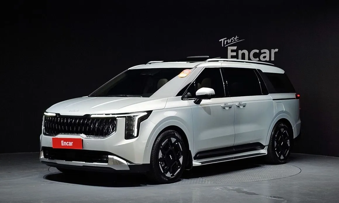 Kia Carnival — фото 1