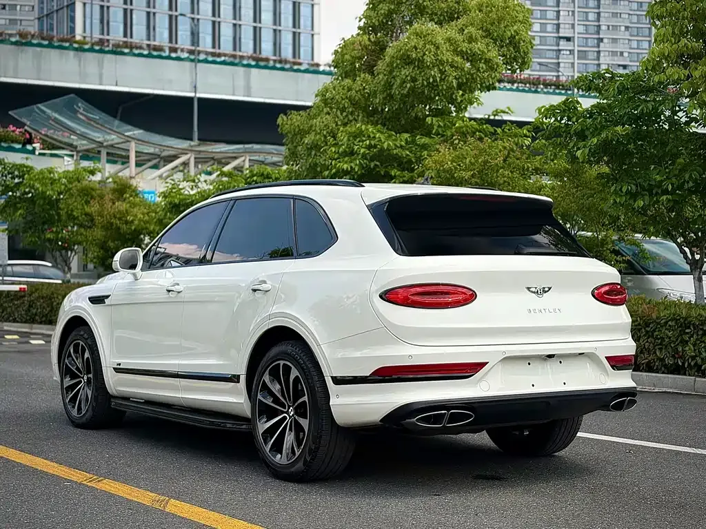 Bentley Bentayga — фото 10