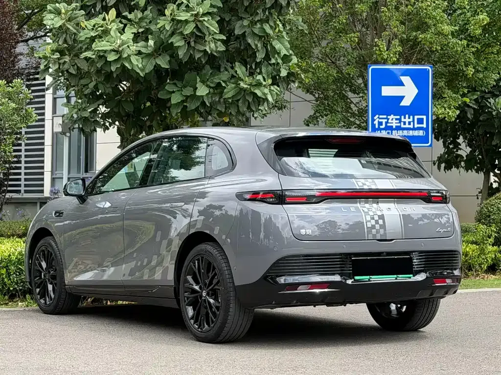 Leapmotor B05 (Lafa 5) — фото 7