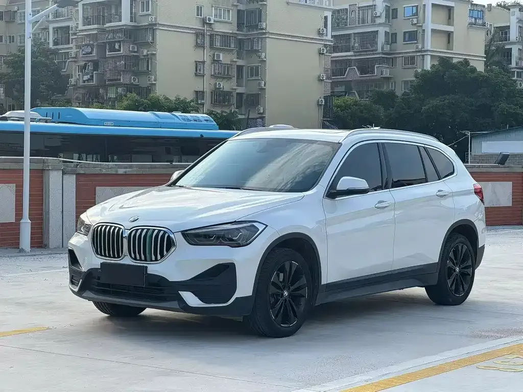 BMW X1 — фото 1