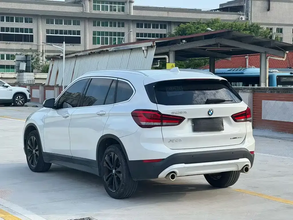 BMW X1 — фото 7