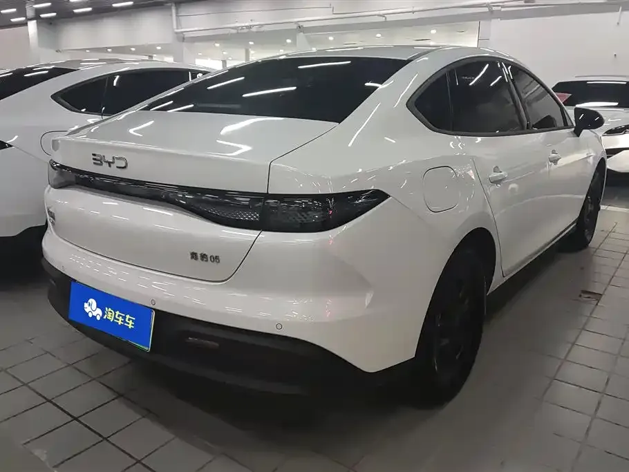 BYD Seal 05 DM-i — фото 8