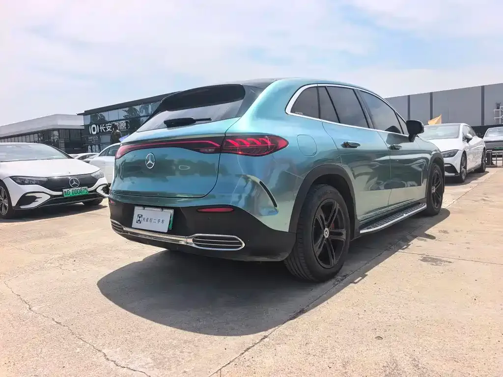 Mercedes-Benz EQE SUV — фото 6
