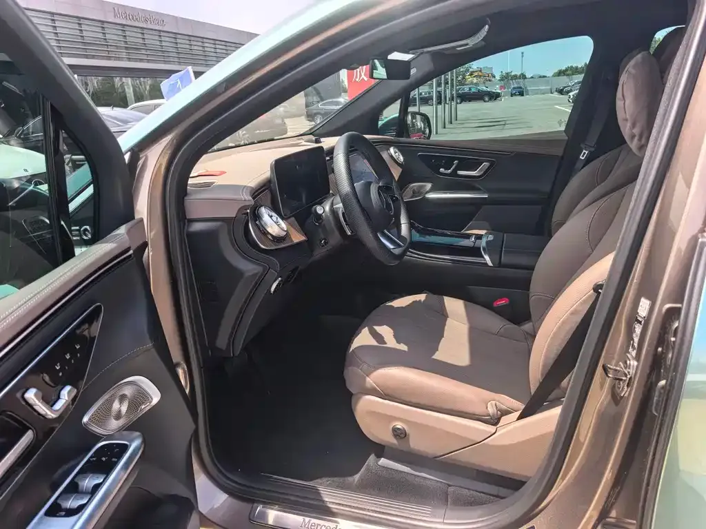 Mercedes-Benz EQE SUV — фото 3