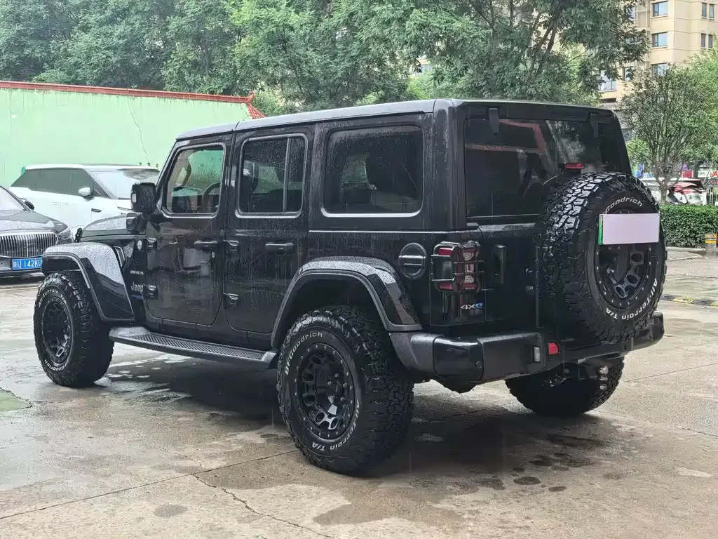 Jeep Wrangler PHEV — фото 8