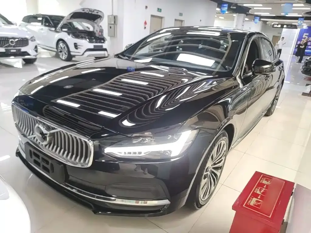 Volvo S90 — фото 1