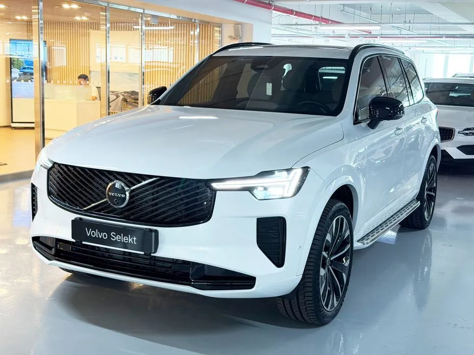 Volvo XC90 — фото 1