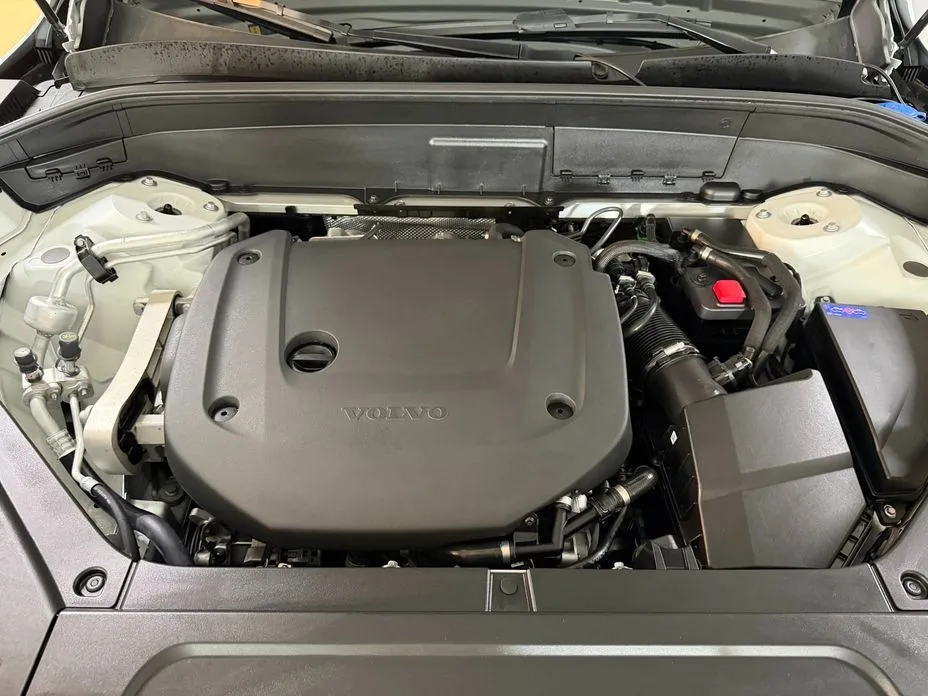 Volvo XC90 — фото 10