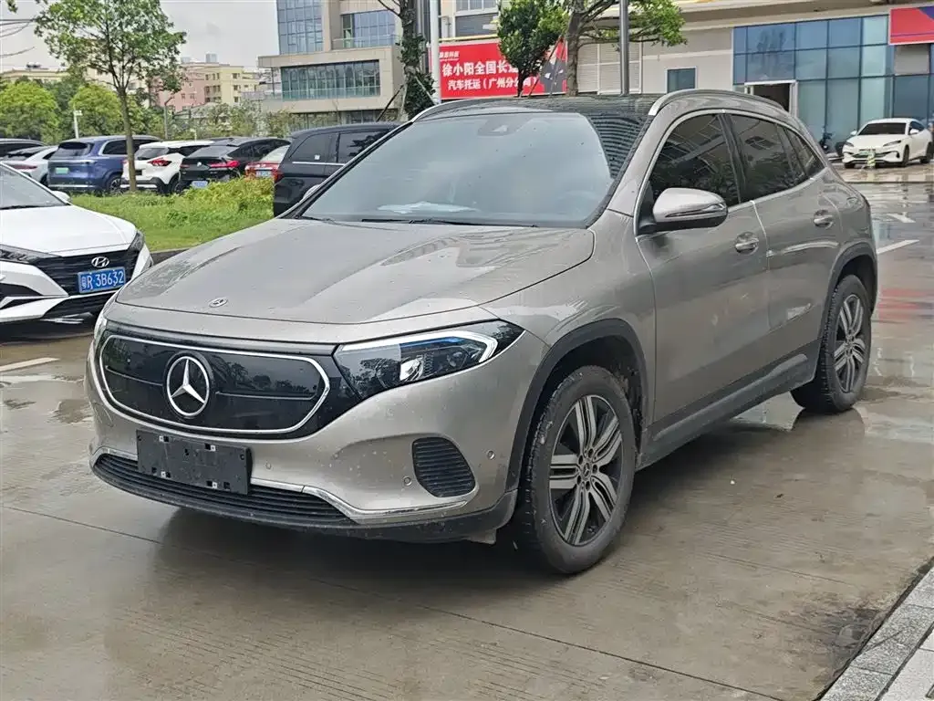 Mercedes-Benz EQA — фото 1