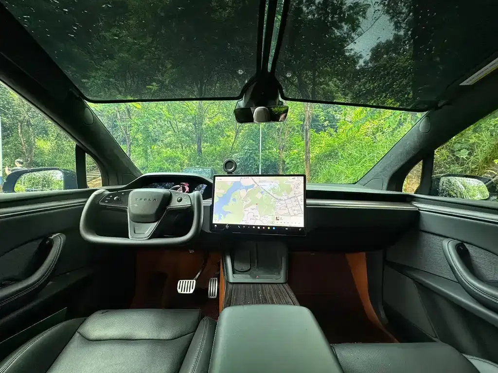 Tesla Model X — фото 2