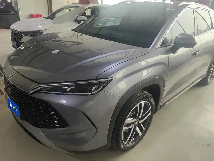 BYD L DM-i — фото 1