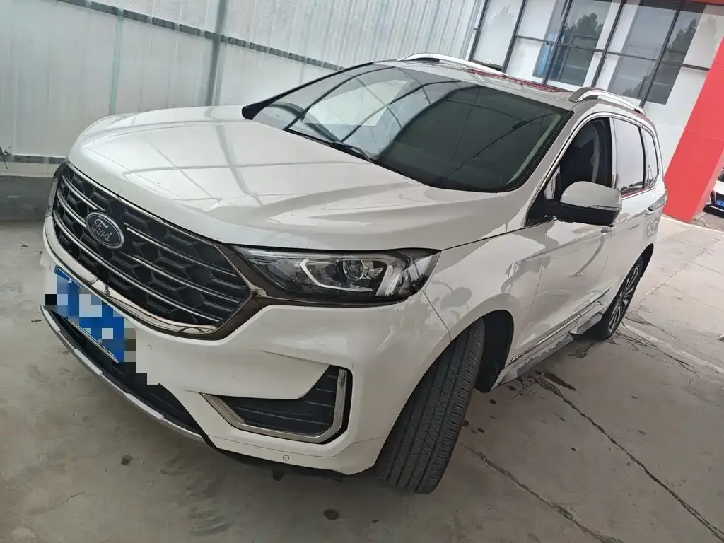Ford Edge — фото 1