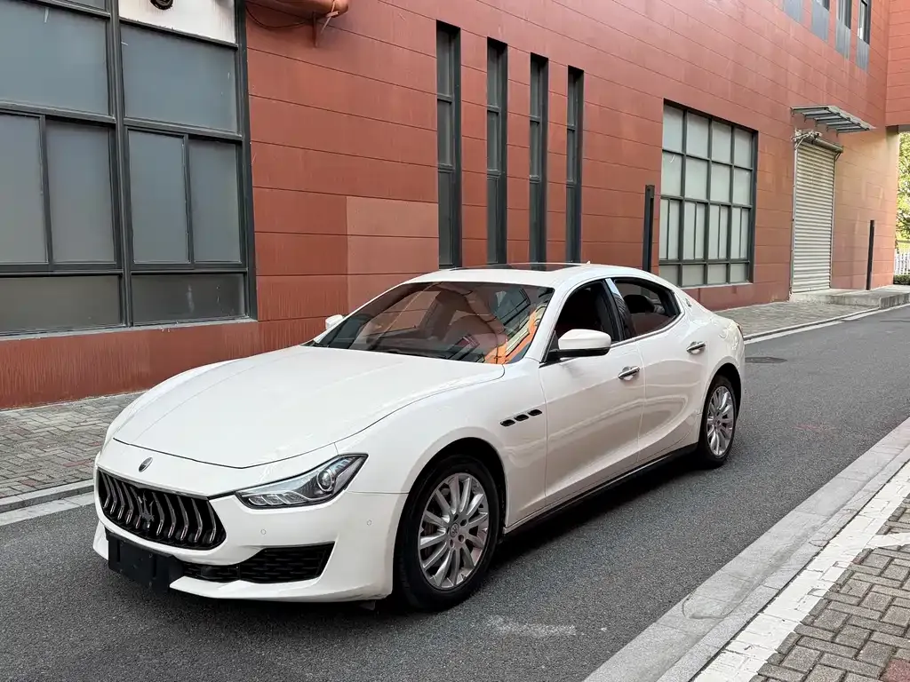 Maserati Ghibli — фото 1