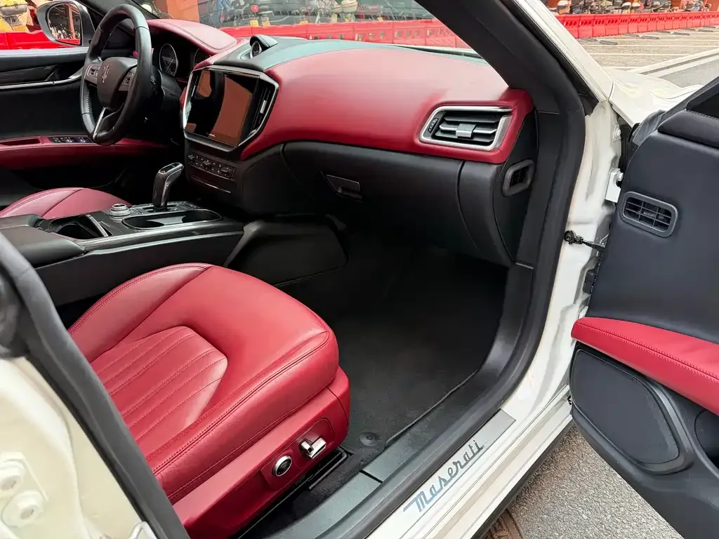 Maserati Ghibli — фото 8