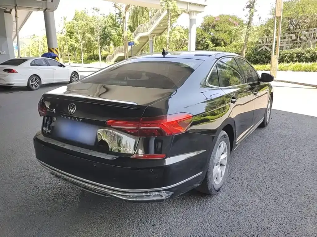 Volkswagen Passat — фото 9