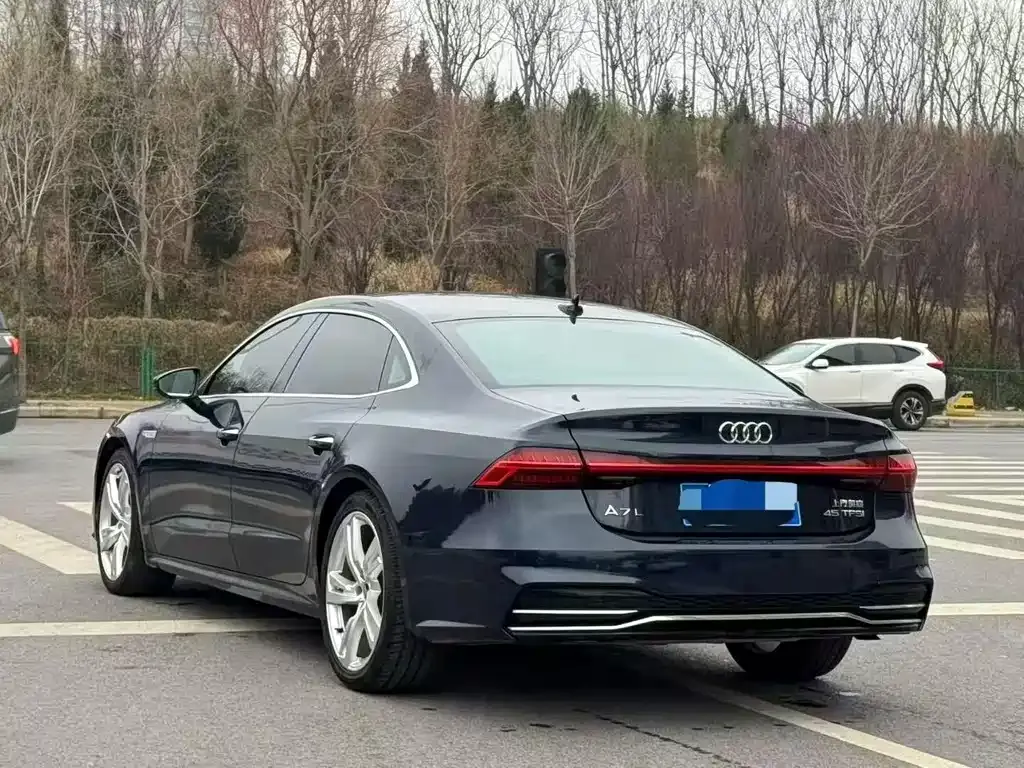 Audi A7L — фото 9