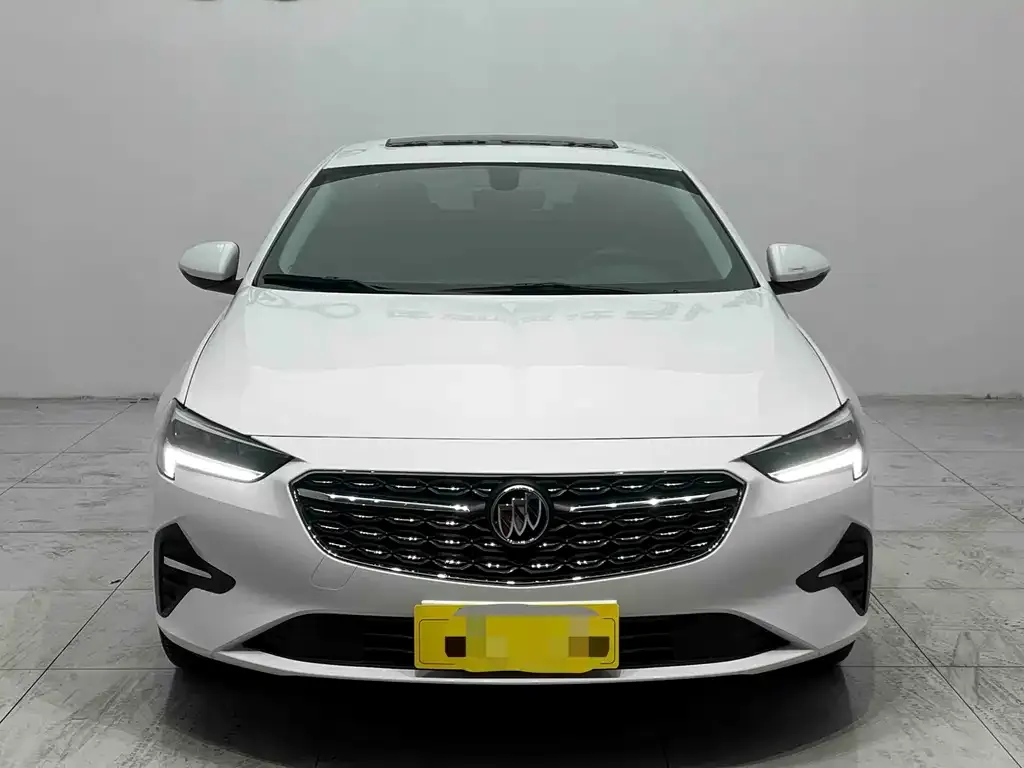 Buick Regal — фото 1