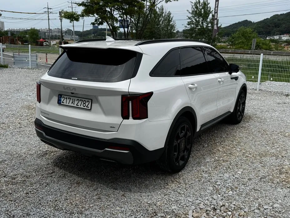 Kia Sorento — фото 7