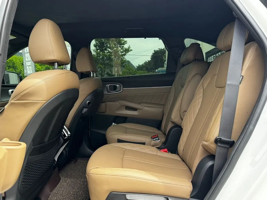 Kia Sorento — фото 9
