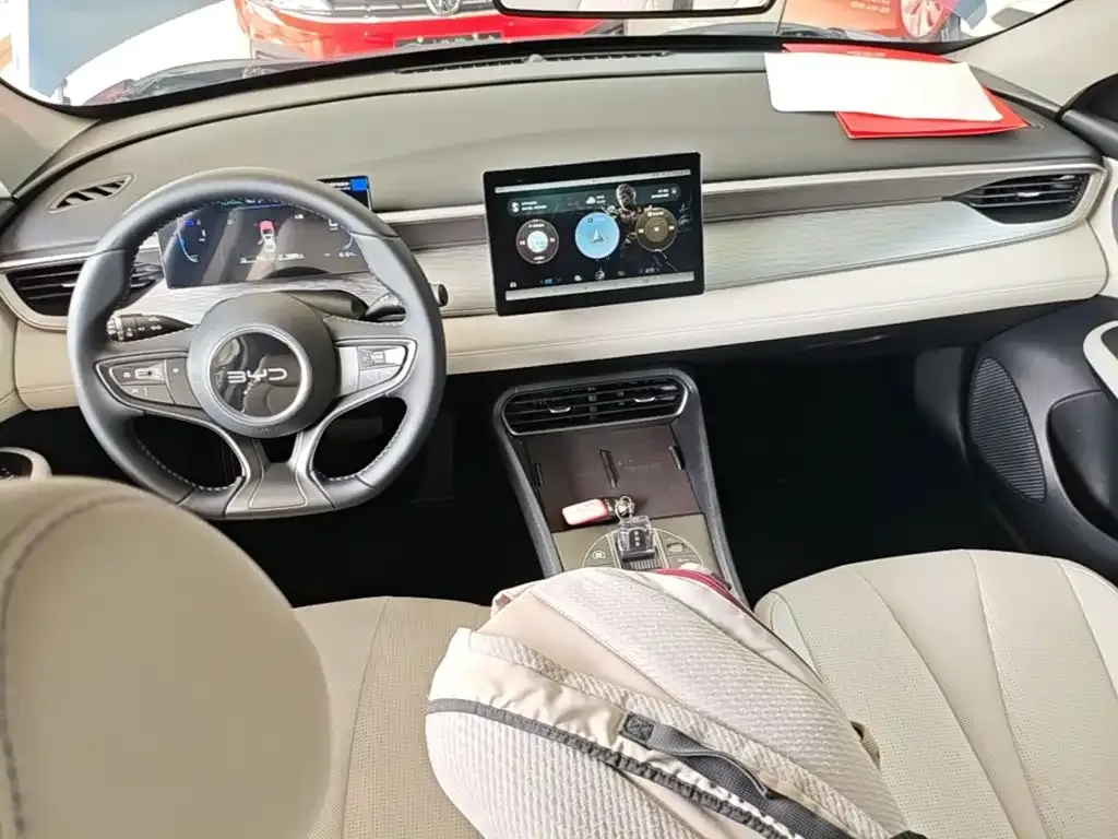 BYD Seal 05 DM-i — фото 10