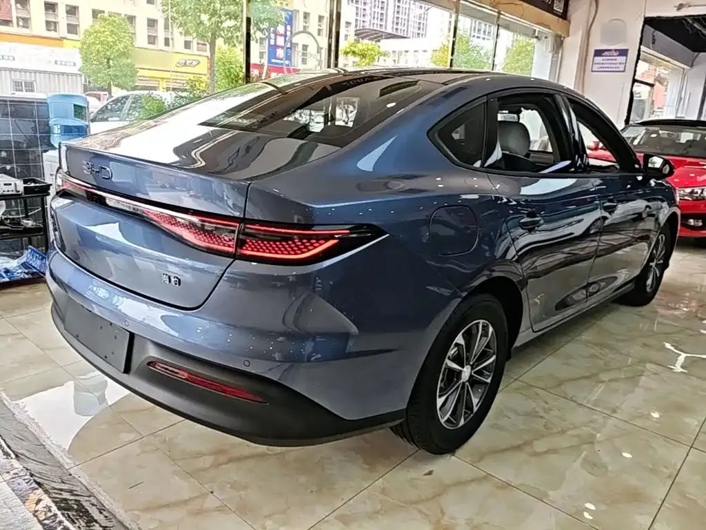 BYD Seal 05 DM-i — фото 9