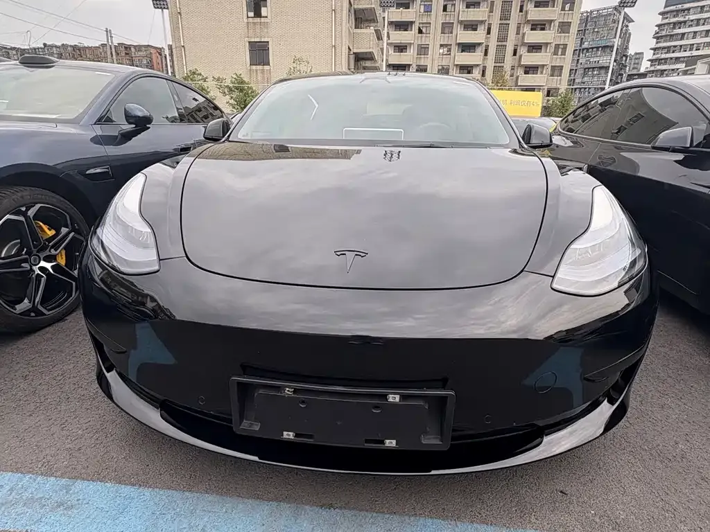 Tesla Model 3 — фото 5