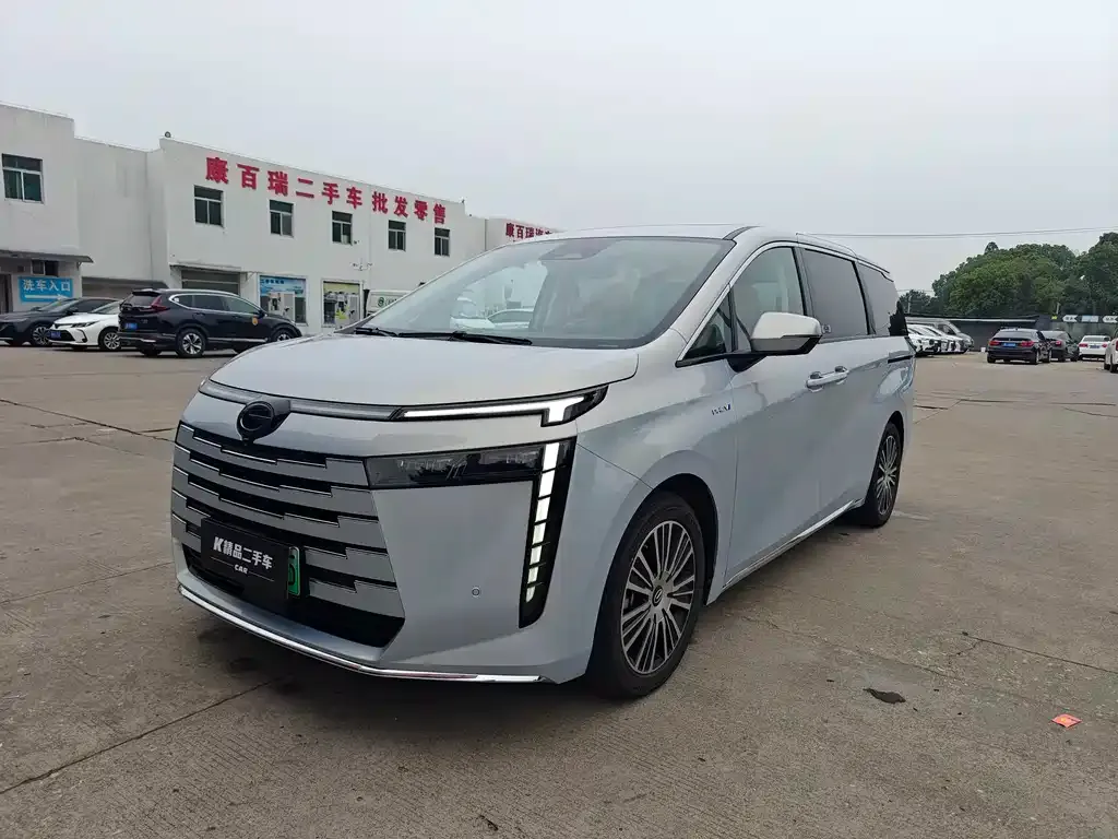 GAC Motor 传祺E8 PHEV — фото 1