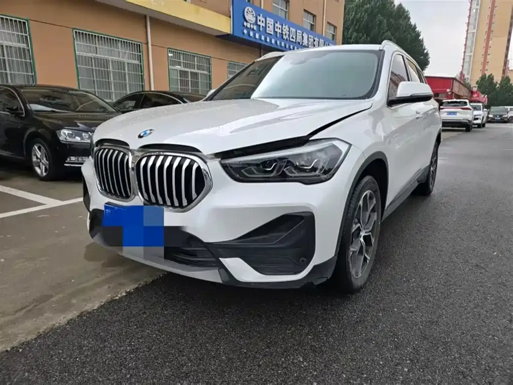 BMW X1 — фото 1