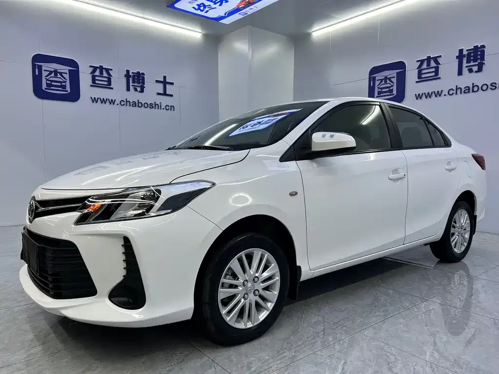 Toyota Vios — фото 1