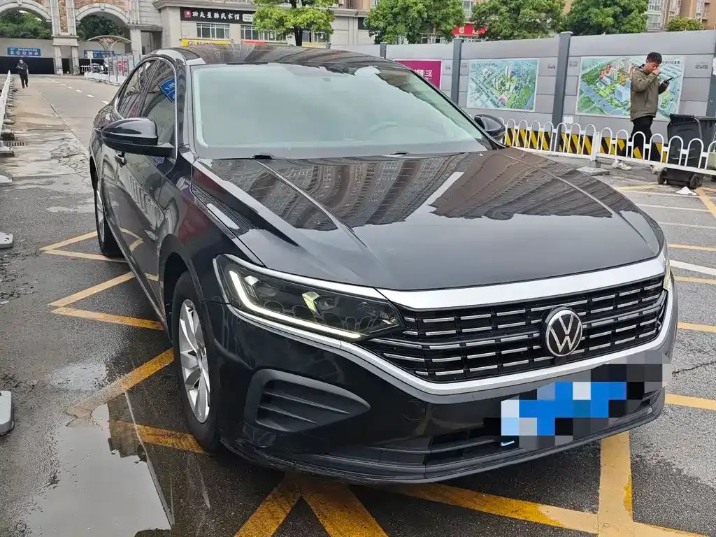 Volkswagen Passat — фото 1
