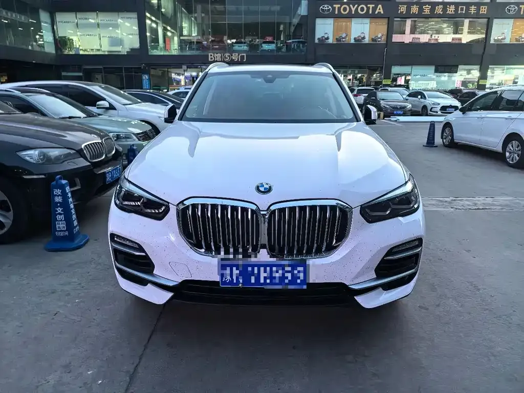 BMW X5 (Import) — фото 2
