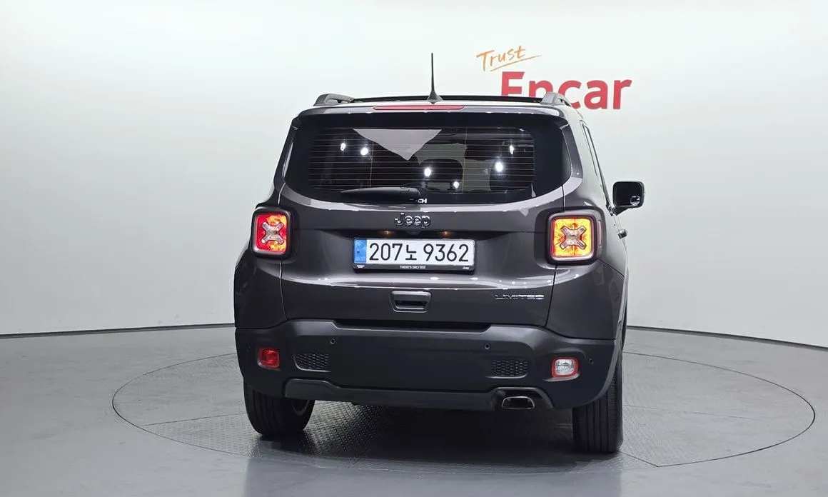 Jeep Renegade — фото 2