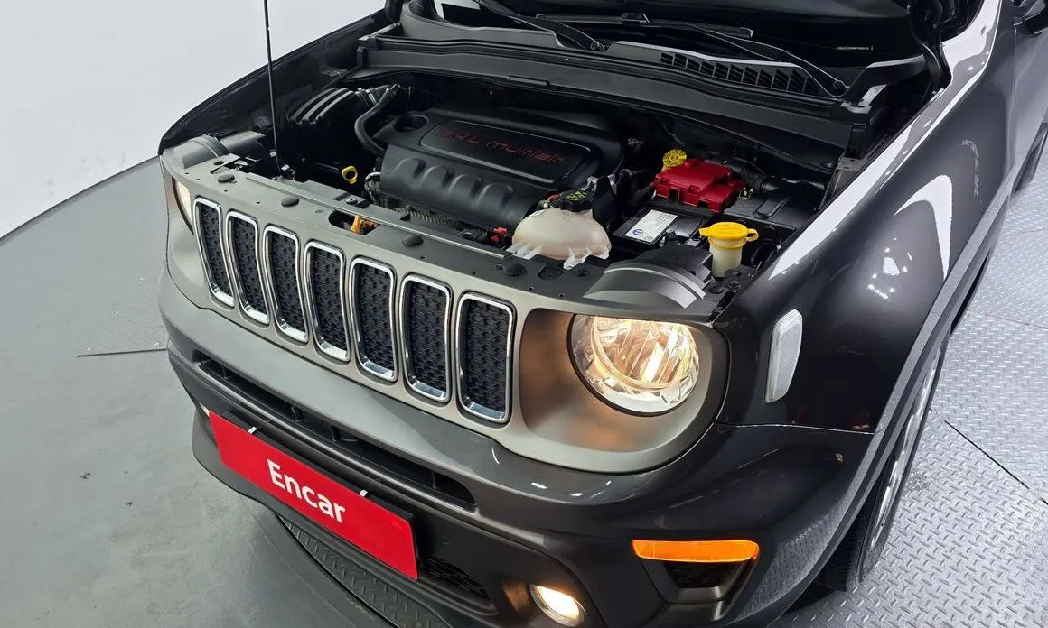 Jeep Renegade — фото 10