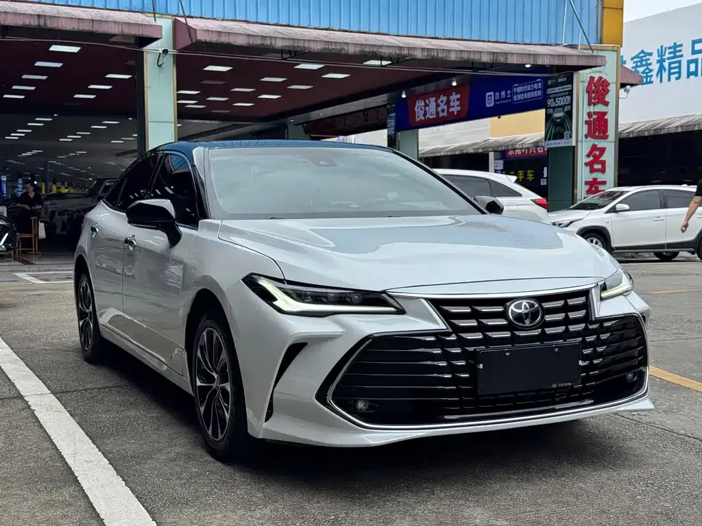Toyota Avalon — фото 2