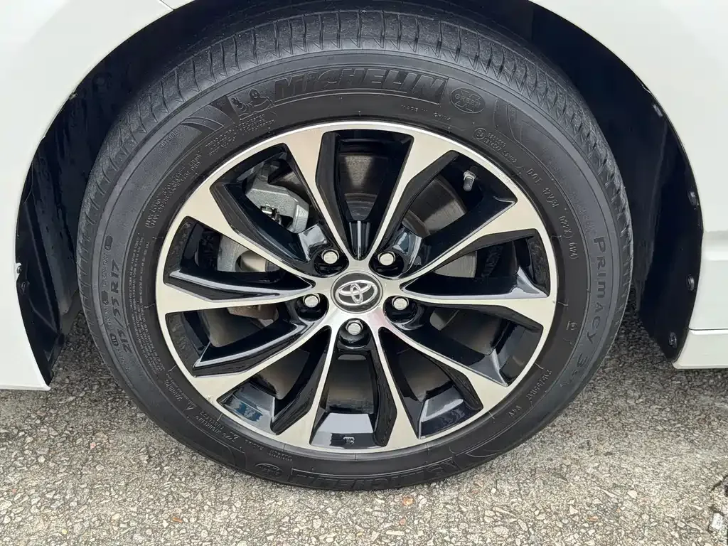 Toyota Avalon — фото 10