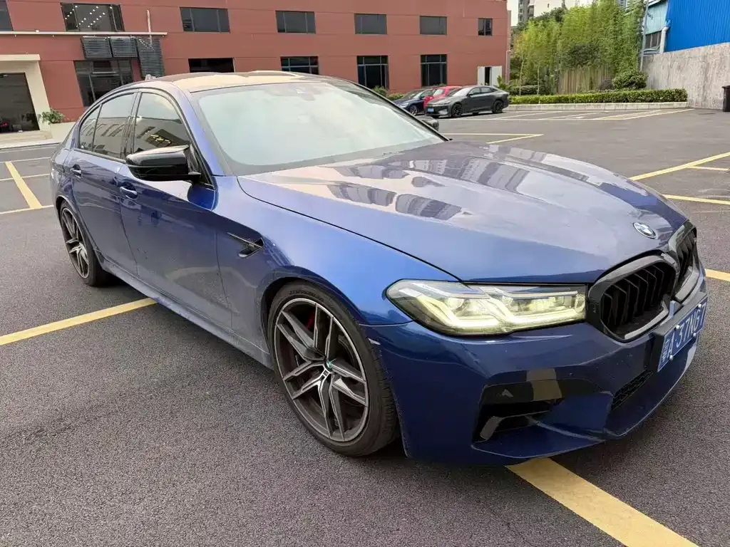 BMW M5 — фото 9