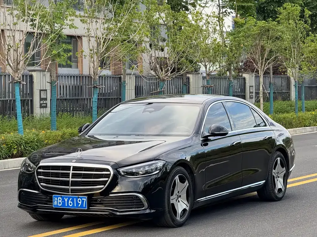 Mercedes-Benz S-Class — фото 1