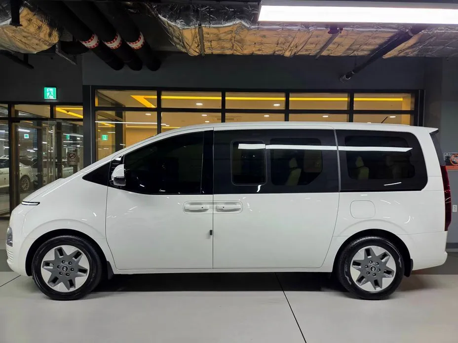Hyundai Staria — фото 3