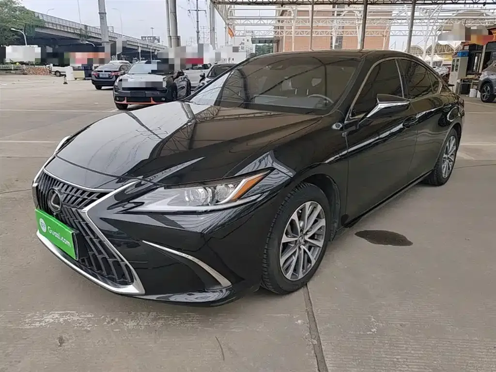 Lexus ES — фото 1