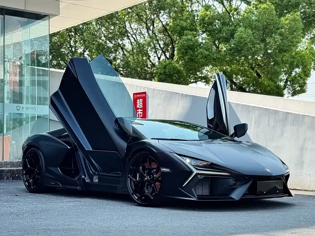 Lamborghini Revuelto — фото 4