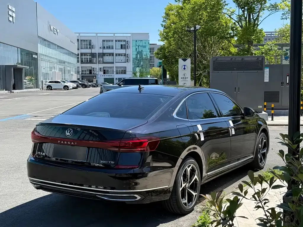Volkswagen Passat — фото 6