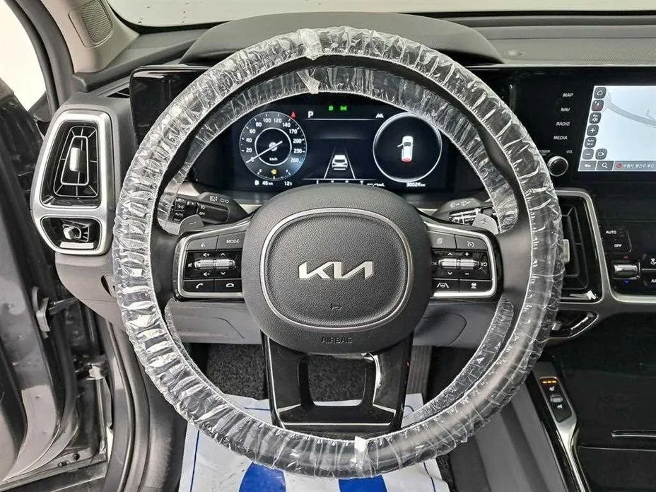 Kia Sorento — фото 9