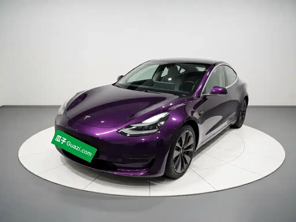 Tesla Model 3 — фото 1