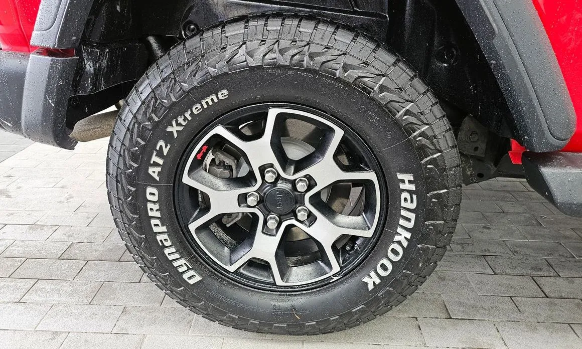 Jeep Wrangler — фото 9