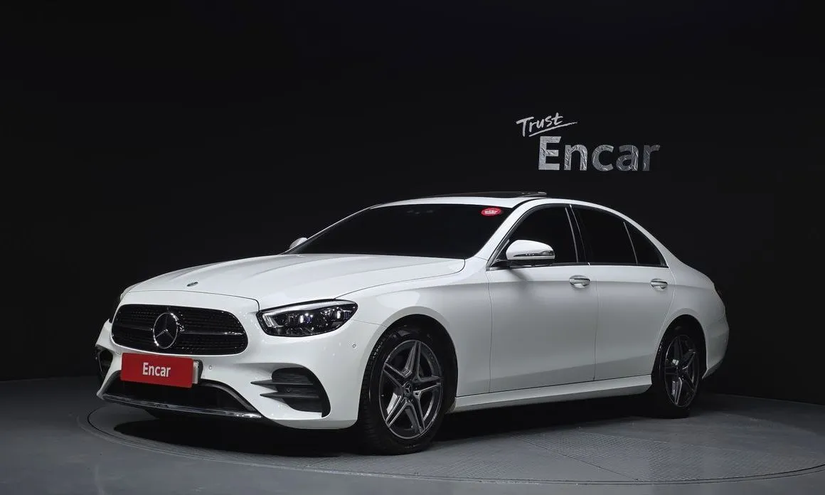 Mercedes-Benz E-Class — фото 1