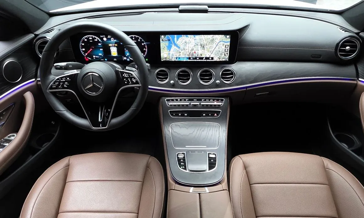 Mercedes-Benz E-Class — фото 10