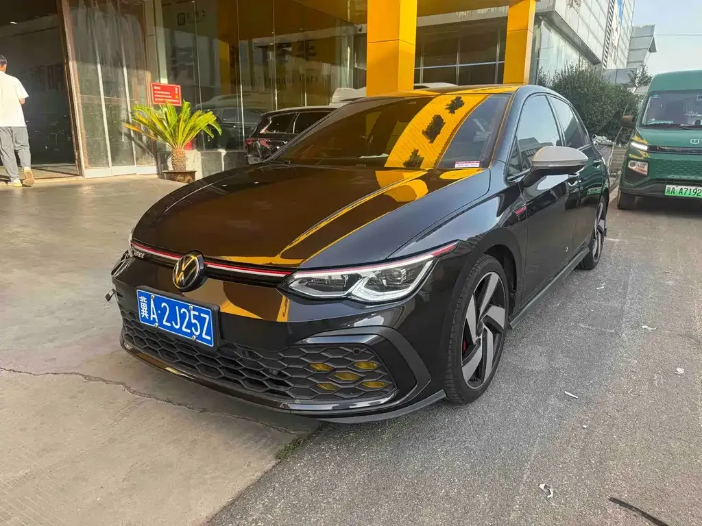 Volkswagen Golf GTI — фото 6