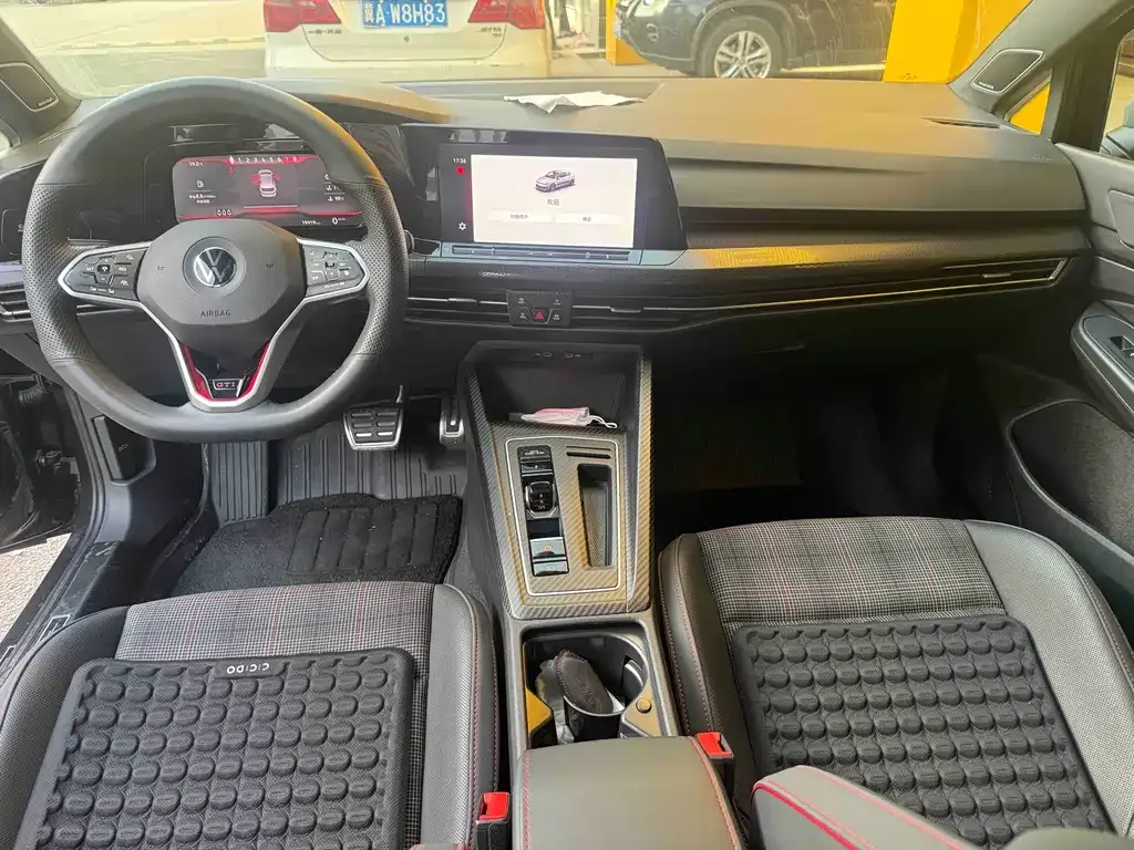 Volkswagen Golf GTI — фото 2